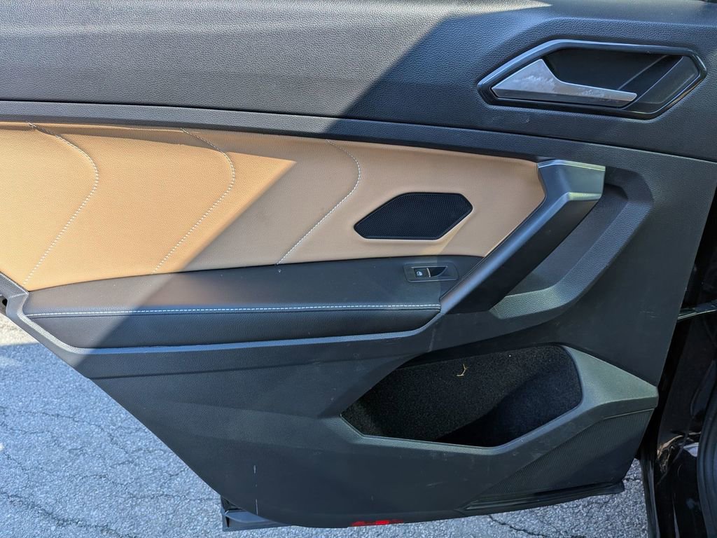 Used 2023 Volkswagen Tiguan SE image 28