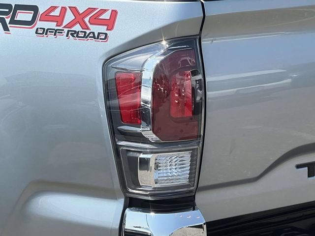 Used 2023 Toyota Tacoma TRD Off-Road AWD/4WD image 11