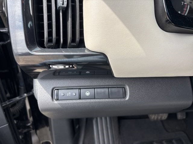 Used 2024 Nissan Pathfinder SV AWD/4WD image 19