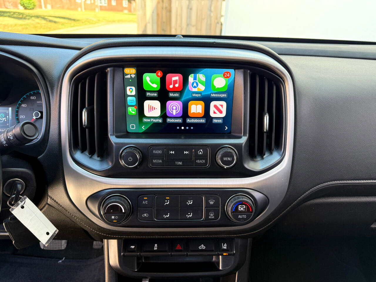 Used 2018 GMC Canyon SLE w/ SLE Convenience Package image 10