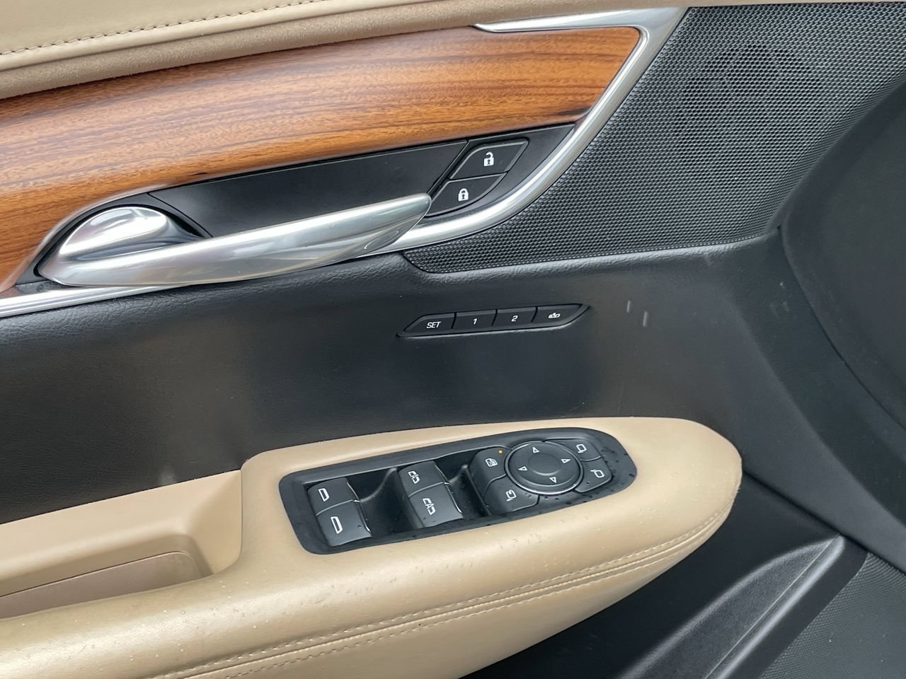 Used 2019 Cadillac XT5 Platinum AWD/4WD image 29