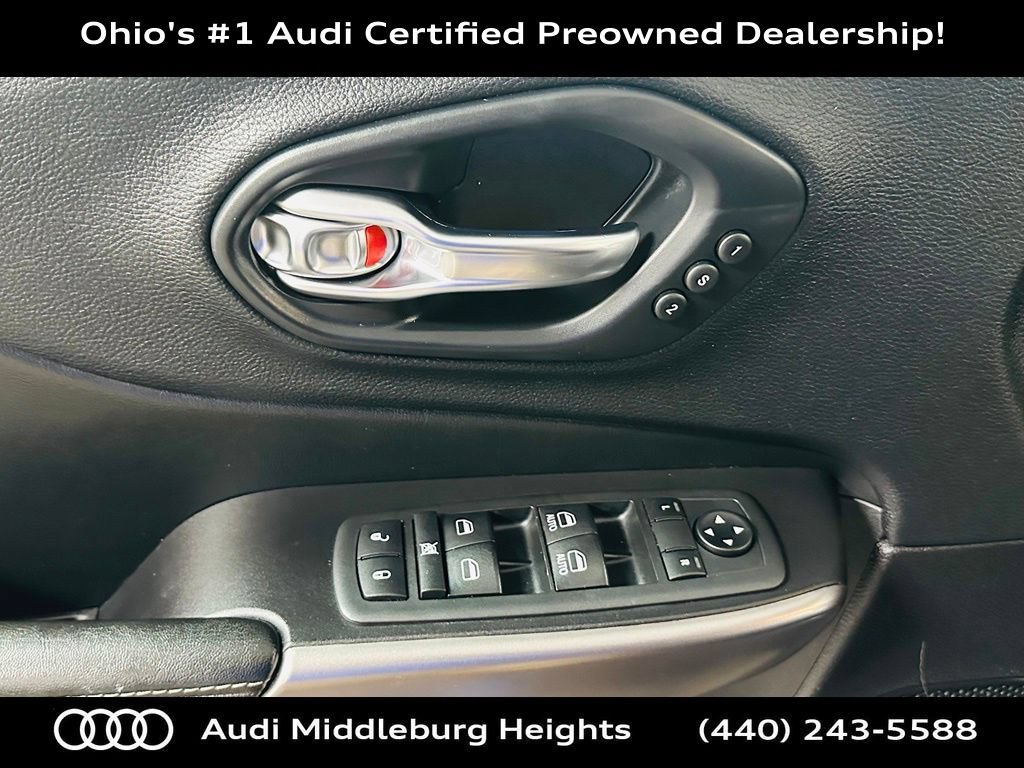 Used 2020 Jeep Cherokee Limited AWD/4WD image 24