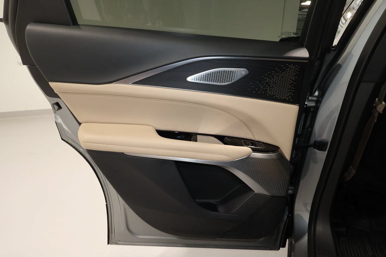 Certified 2026 Cadillac Lyriq Signature Luxury w/ Nappa Leather Package AWD/4WD image 20