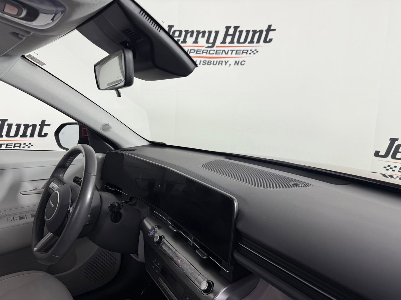 Used 2025 Hyundai Kona SEL image 27