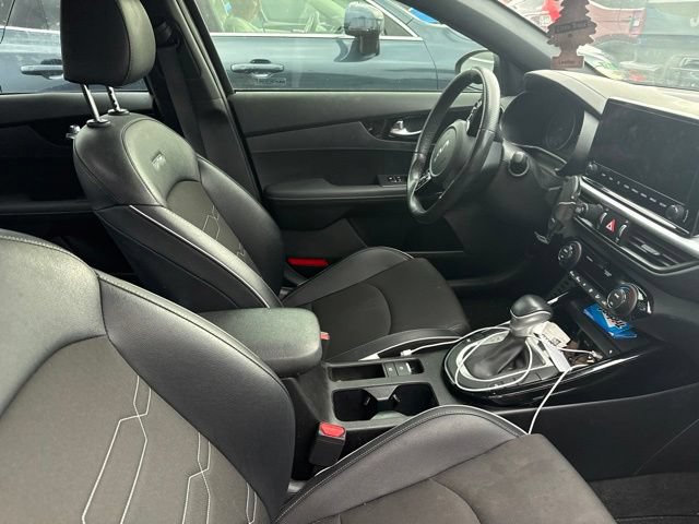 Used 2023 Kia Forte GT-Line w/ GT-Line Premium Package FWD image 13
