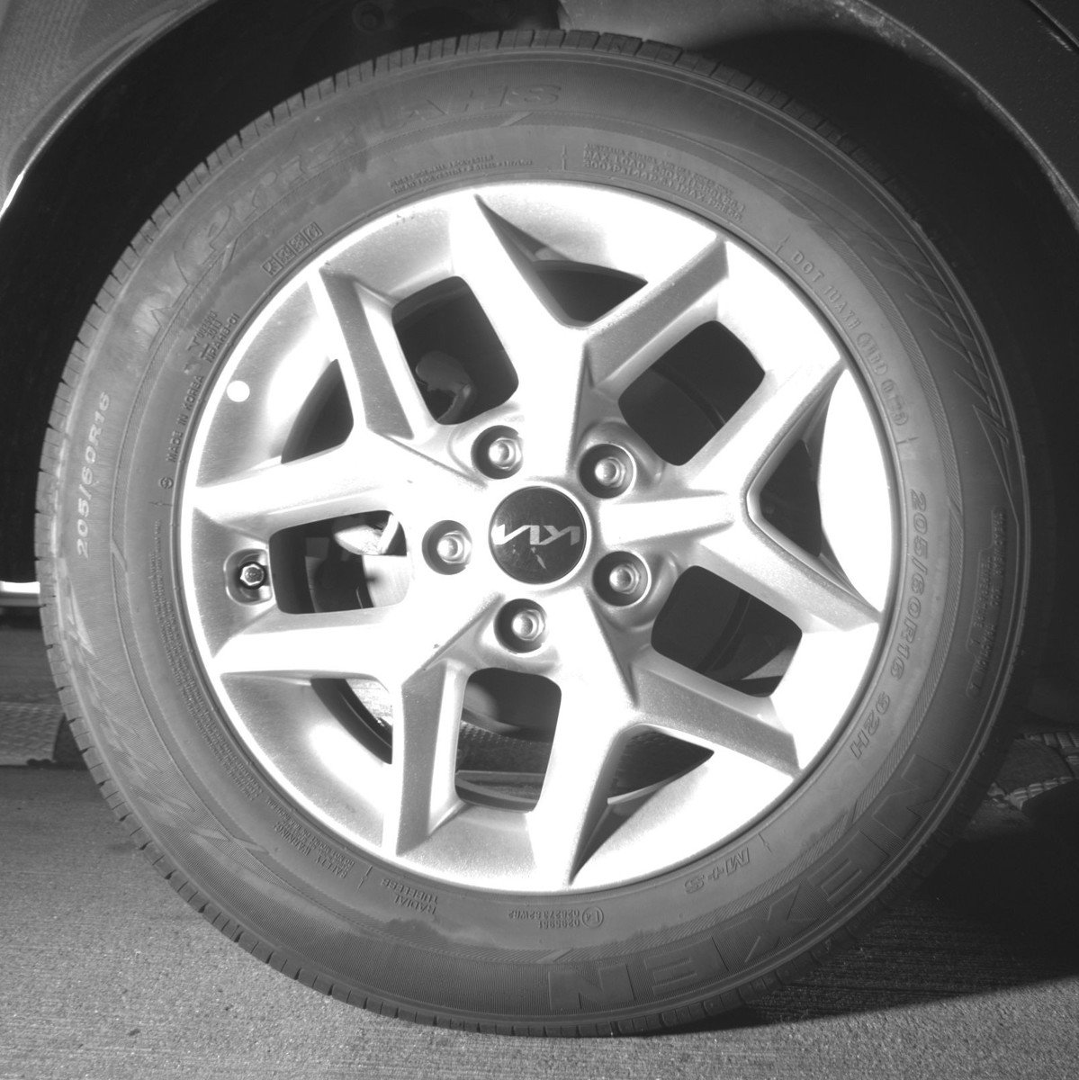 Used 2025 Kia Soul LX w/ LX Technology Package FWD image 15