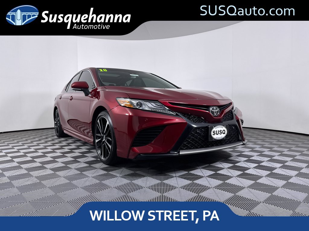 Used 2018 Toyota Camry XSE FWD image 1