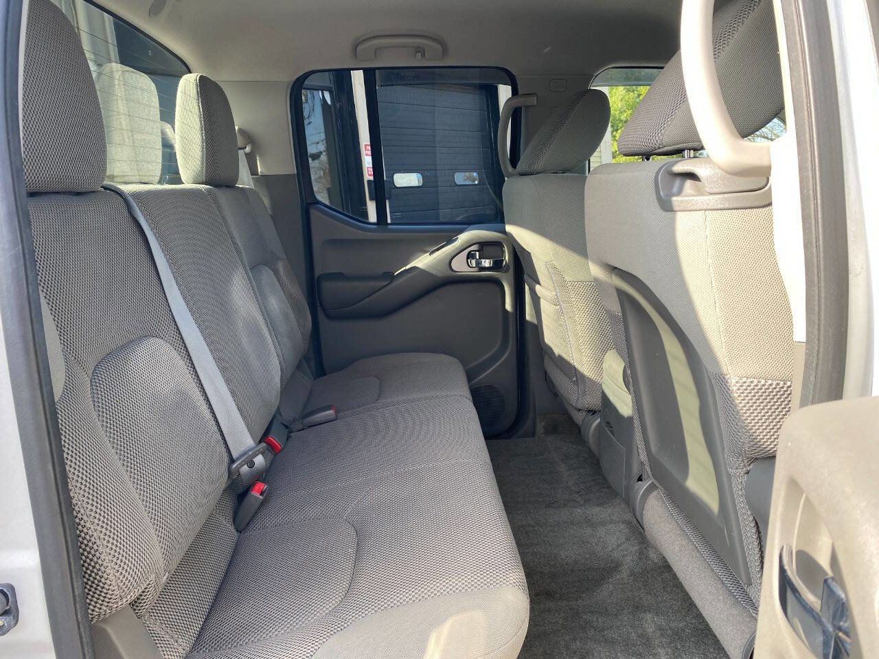 Used 2012 Nissan Frontier SV w/ SV Premium Utility Pkg image 24