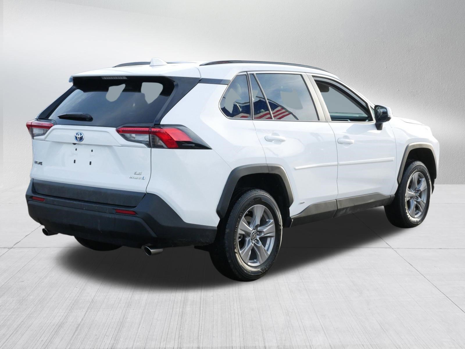 Used 2024 Toyota RAV4 LE image 7