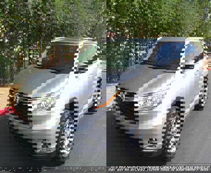 Used 2015 Toyota Highlander Limited image 3