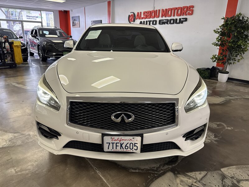 Used 2015 INFINITI Q70 3.7 w/ Sport Package RWD image 2