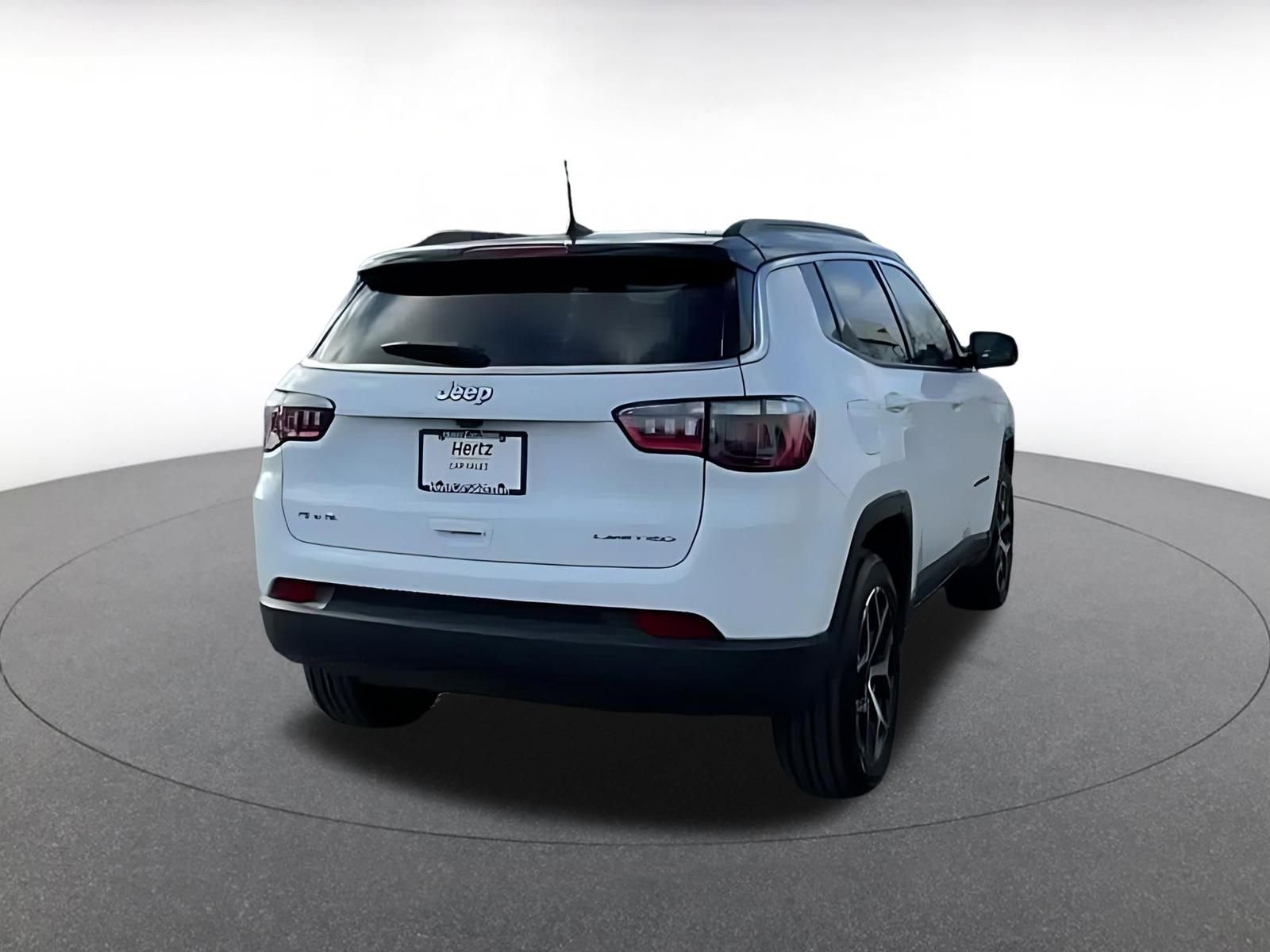 Used 2025 Jeep Compass Limited image 10