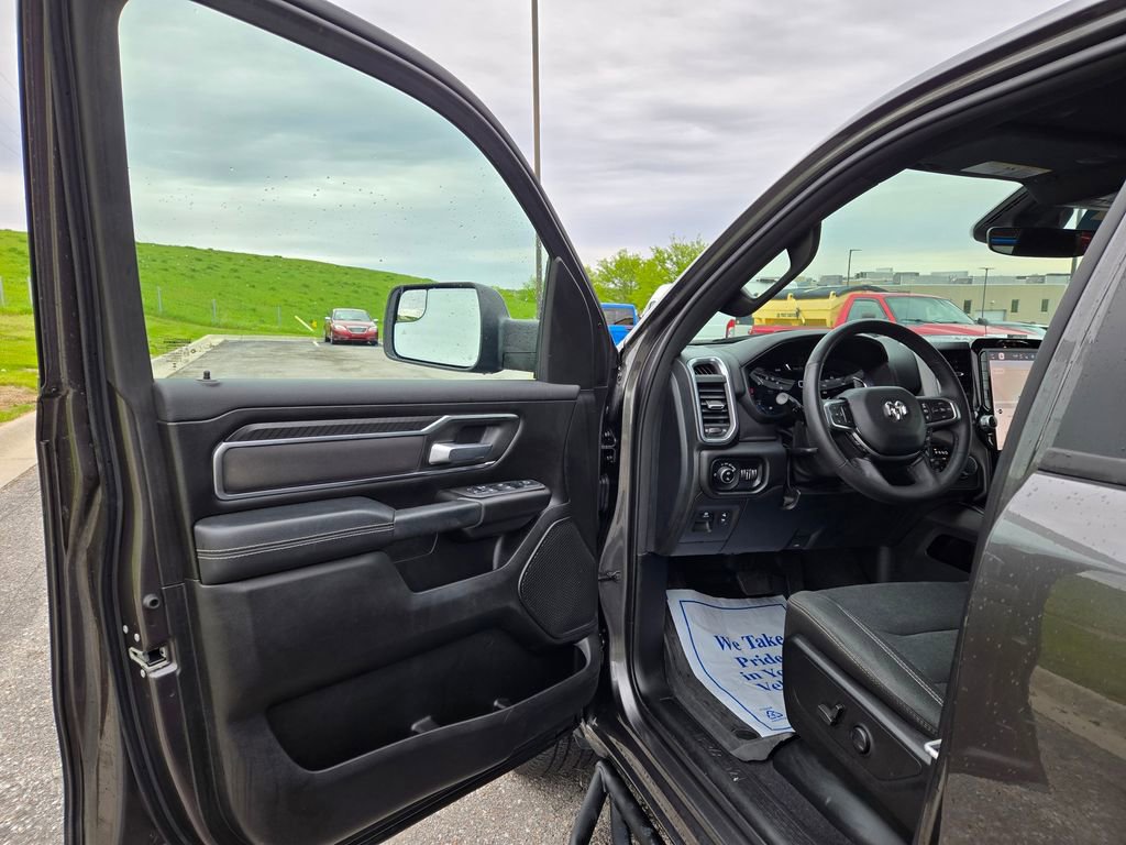 Used 2025 RAM 1500 Big Horn AWD/4WD image 14