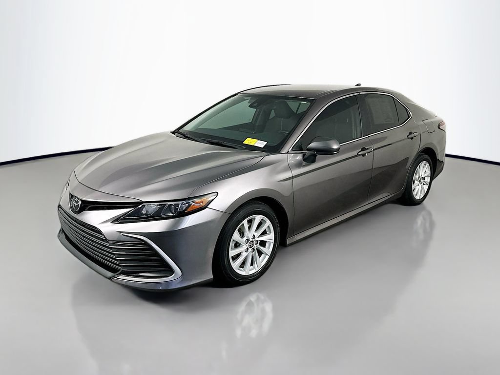 Used 2023 Toyota Camry LE FWD image 3