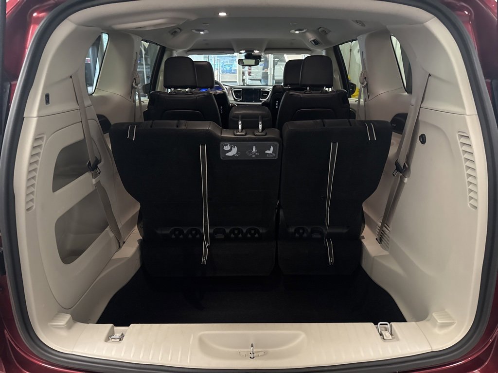 Used 2020 Chrysler Pacifica Touring-L Plus image 27