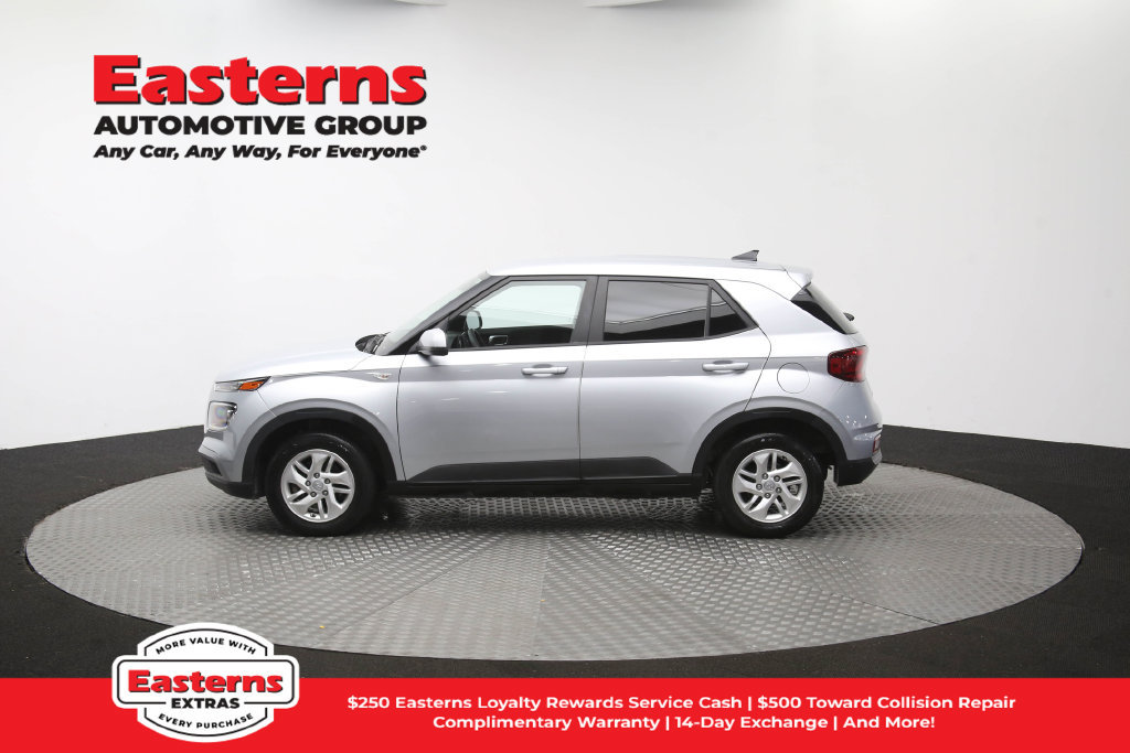 Used 2022 Hyundai Venue SE FWD image 61