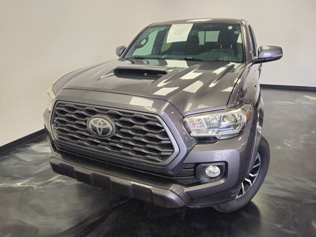 Used 2020 Toyota Tacoma TRD Sport AWD/4WD image 3