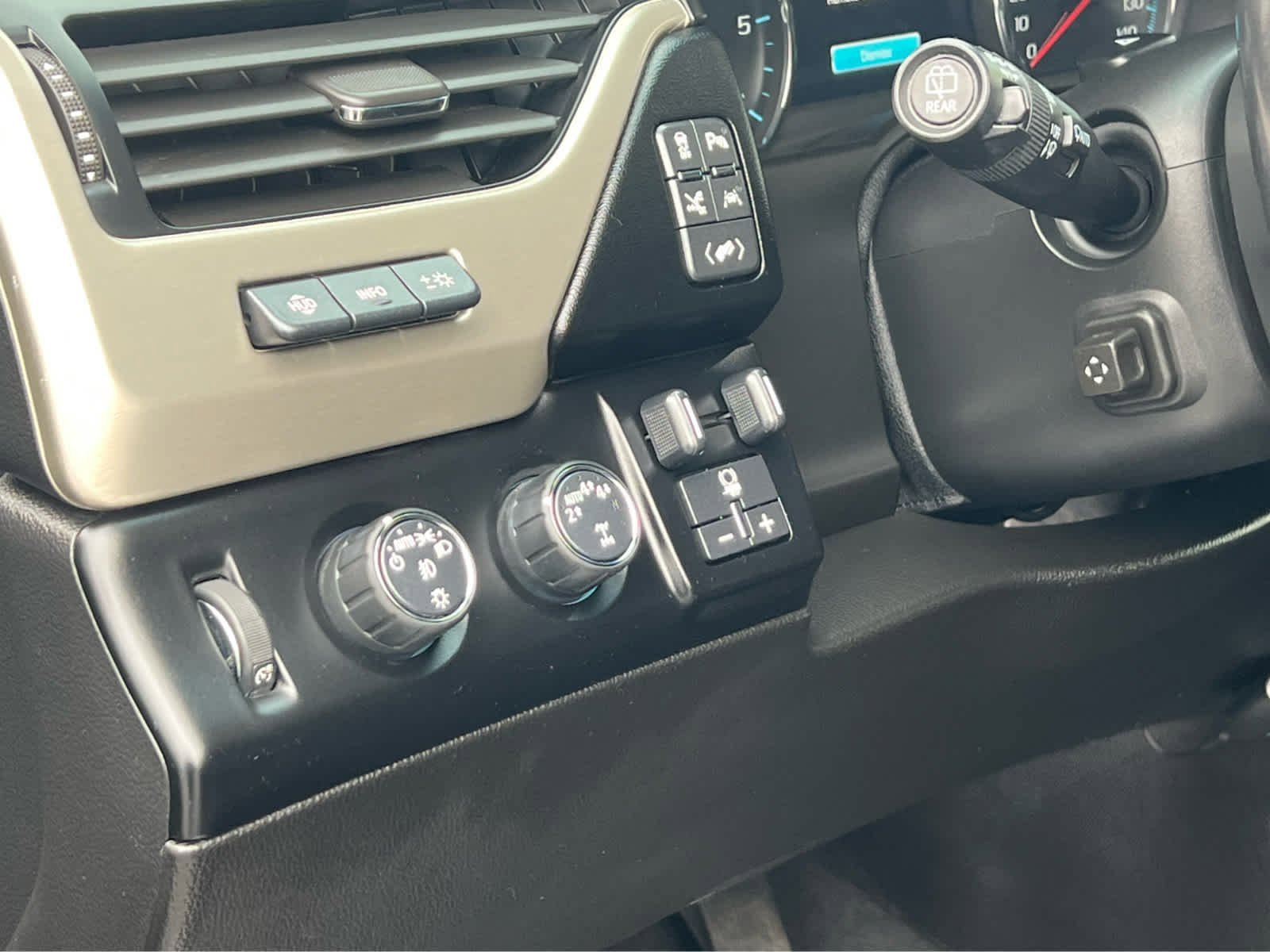 Used 2019 GMC Yukon Denali w/ Denali Ultimate Package image 31