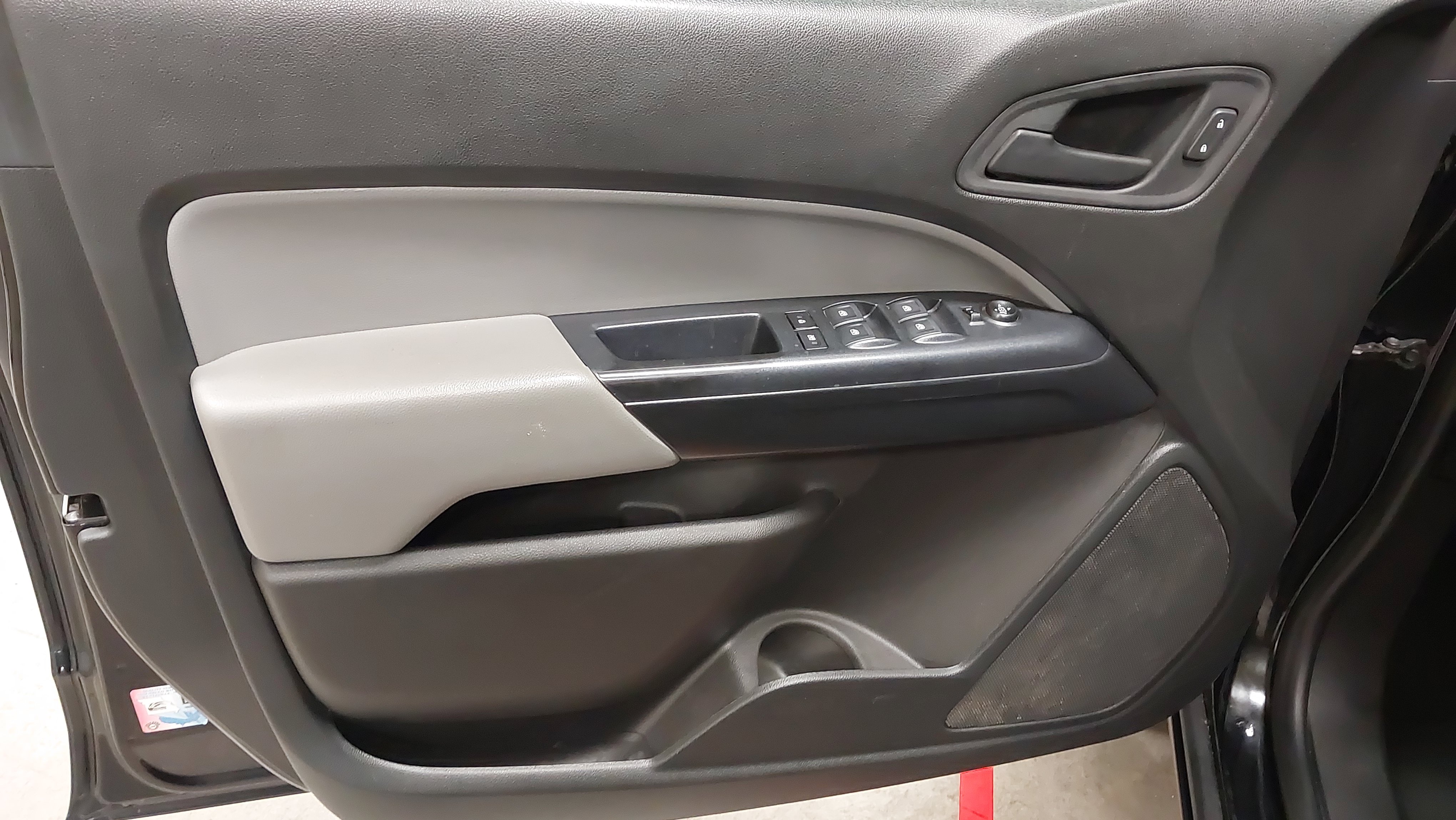Used 2022 Chevrolet Colorado W/T AWD/4WD image 20