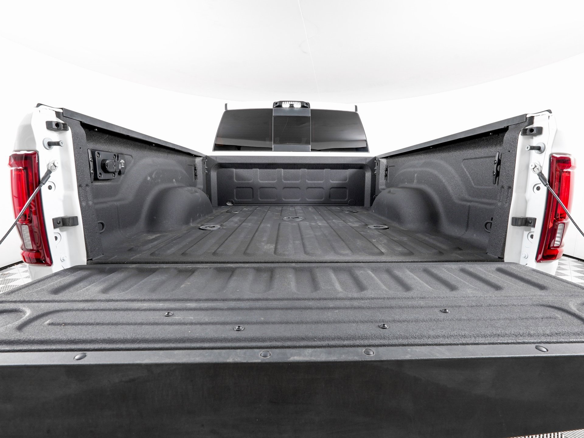 Used 2025 RAM 3500 Laramie w/ Max Tow Package image 7