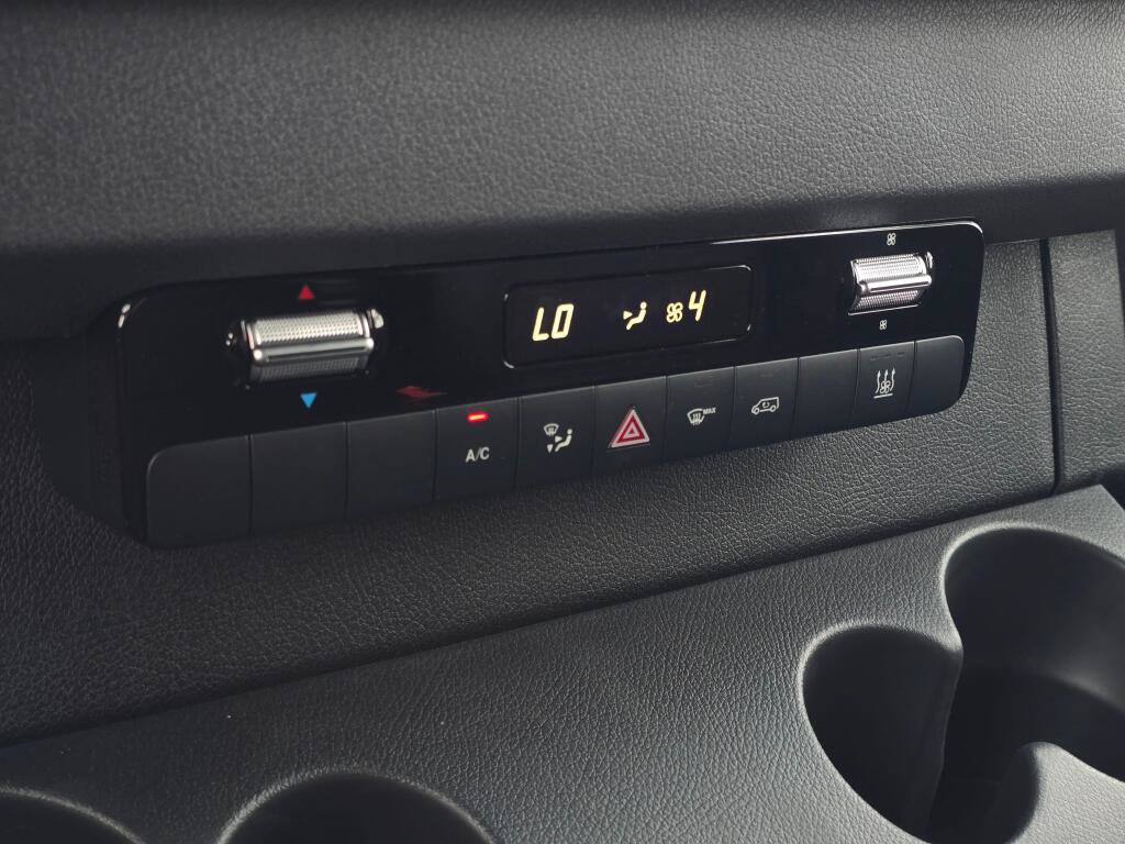 New 2025 Mercedes-Benz eSprinter 170 Cargo image 43