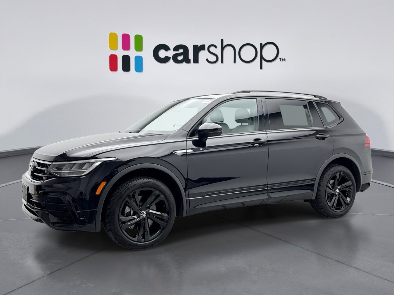 Used 2024 Volkswagen Tiguan SE R-Line