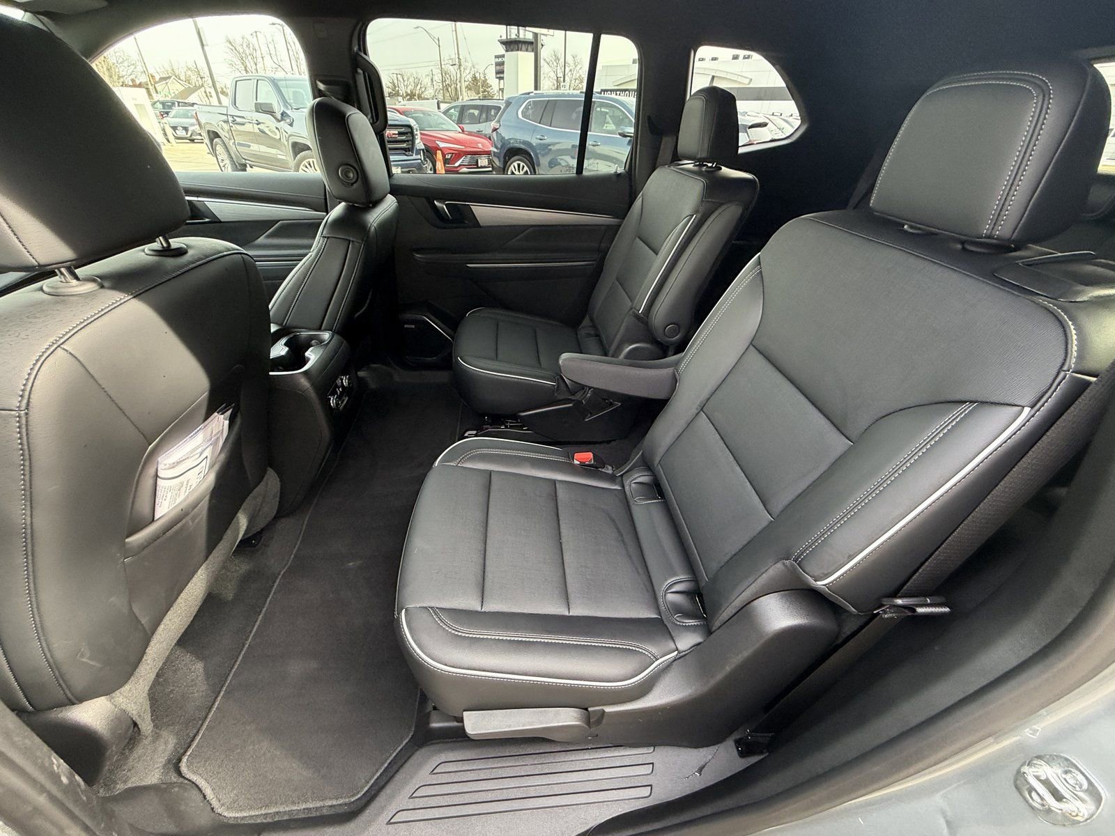 Used 2025 Buick Enclave Preferred image 28