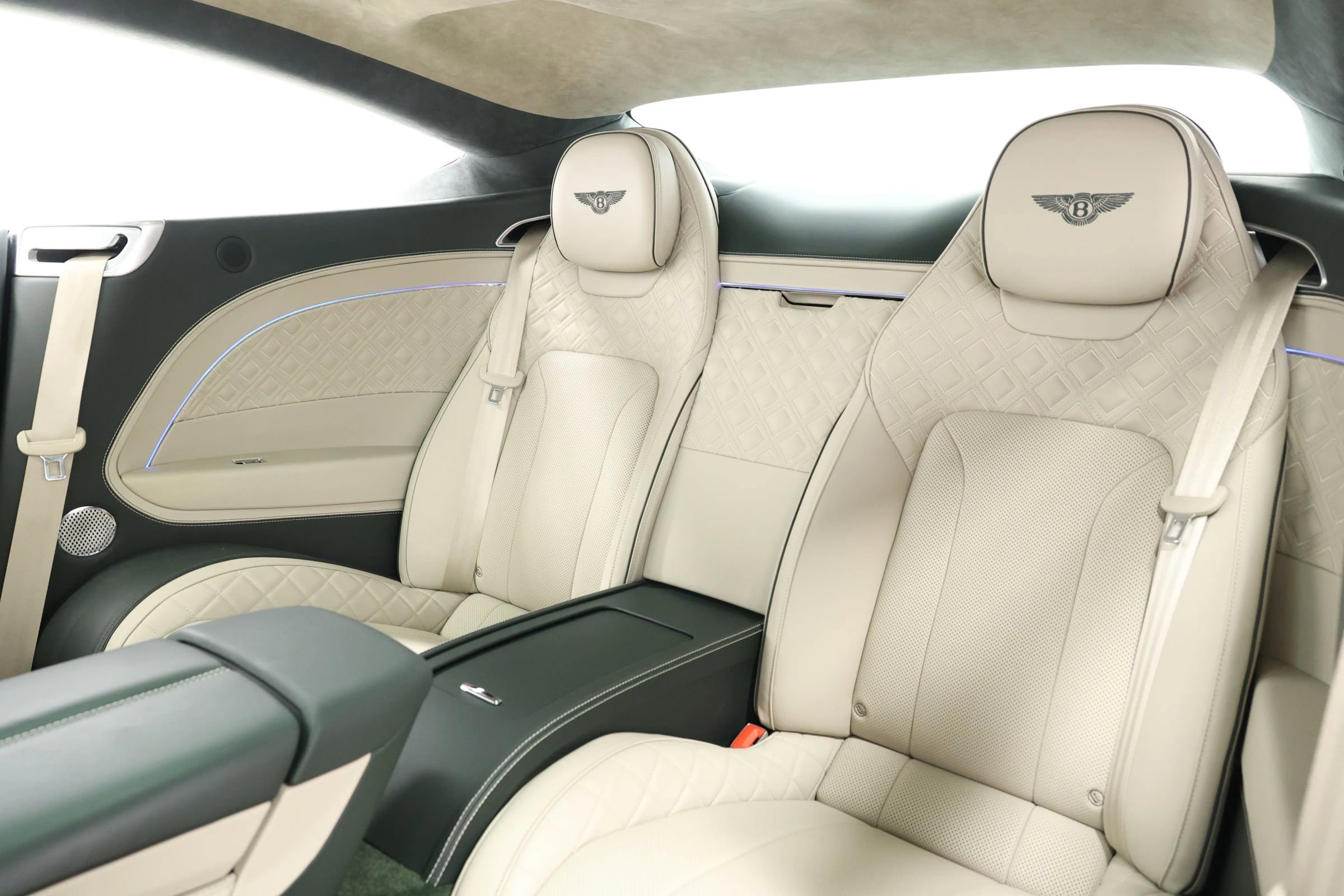 Used 2021 Bentley Continental GT image 3
