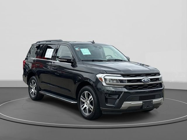 Used 2023 Ford Expedition XLT image 4