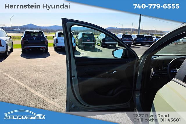 Used 2025 Hyundai Santa Cruz Limited image 14