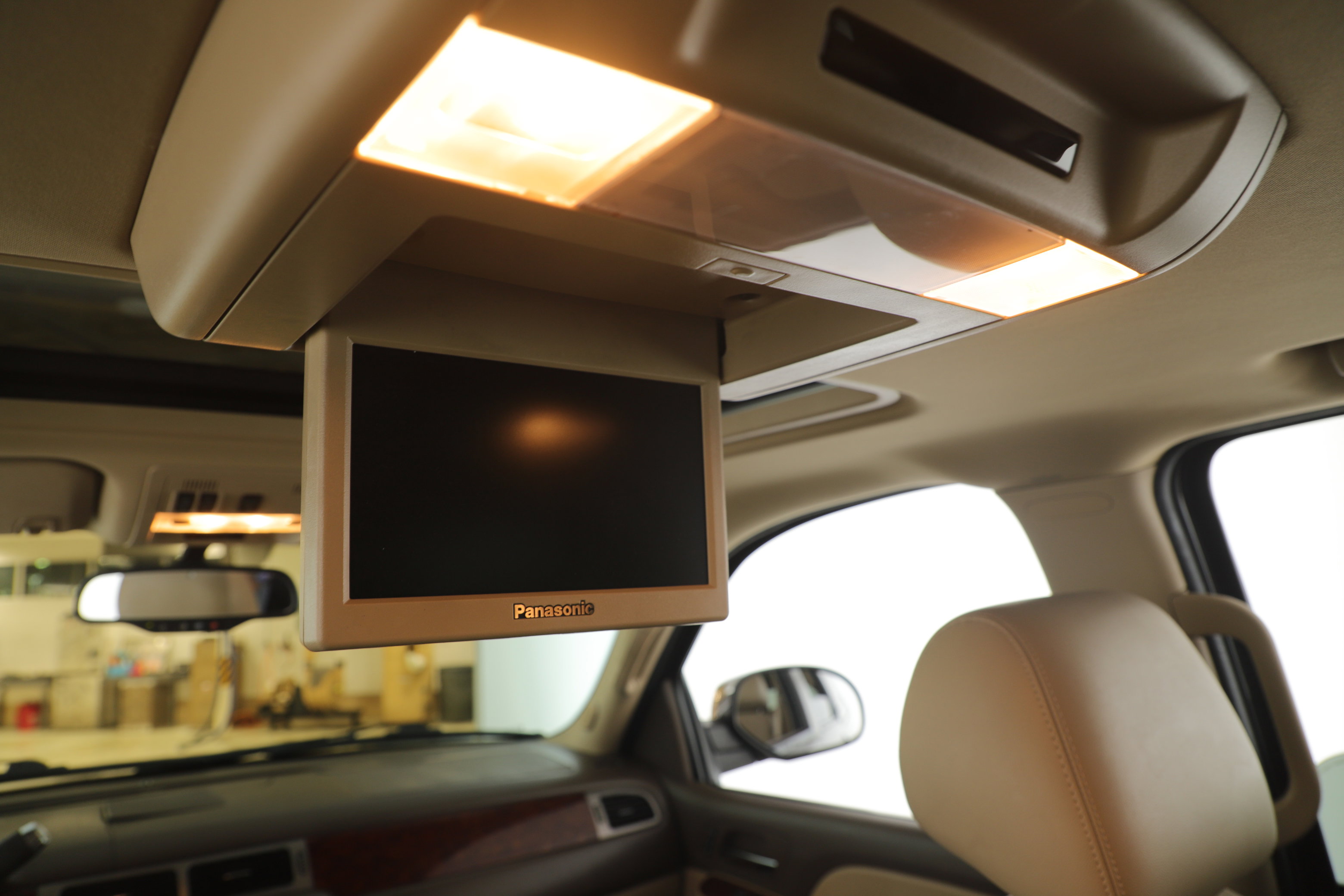 Used 2013 Chevrolet Suburban LTZ image 27