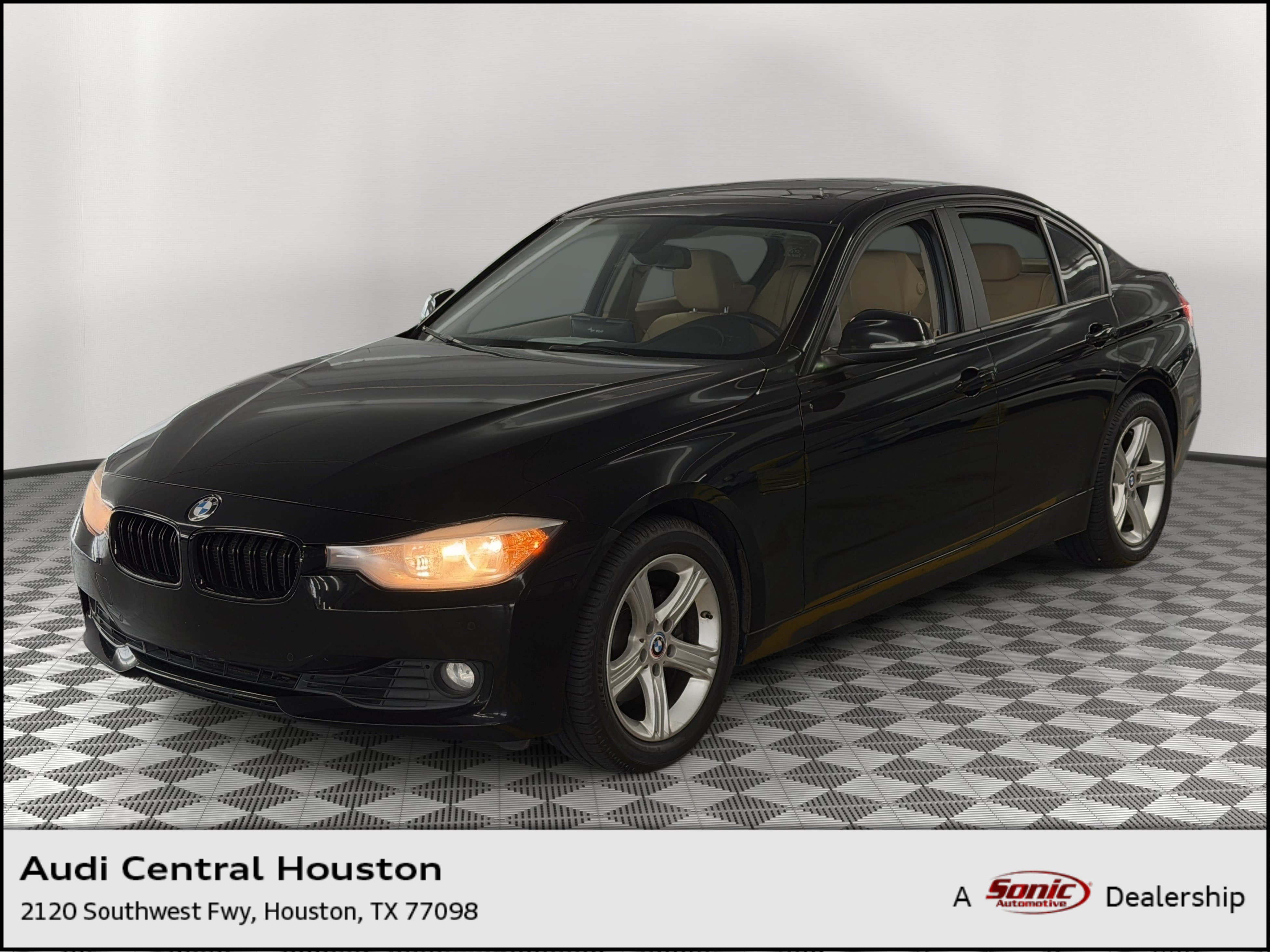 Used 2013 BMW 328i Sedan RWD image 1