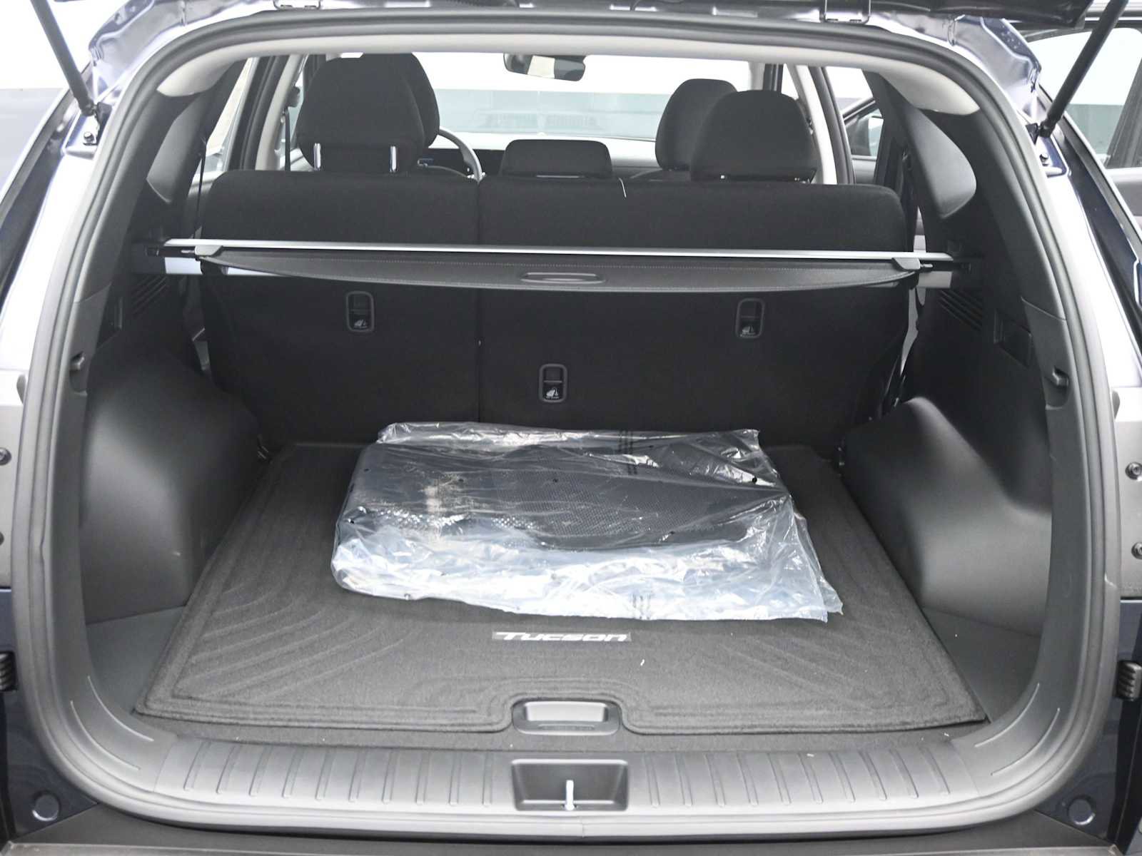 New 2026 Hyundai Tucson Blue SE image 13