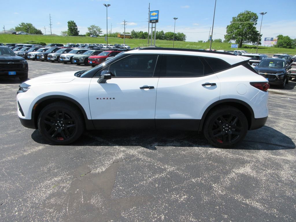 Certified 2021 Chevrolet Blazer LT w/ Redline Edition FWD image 2