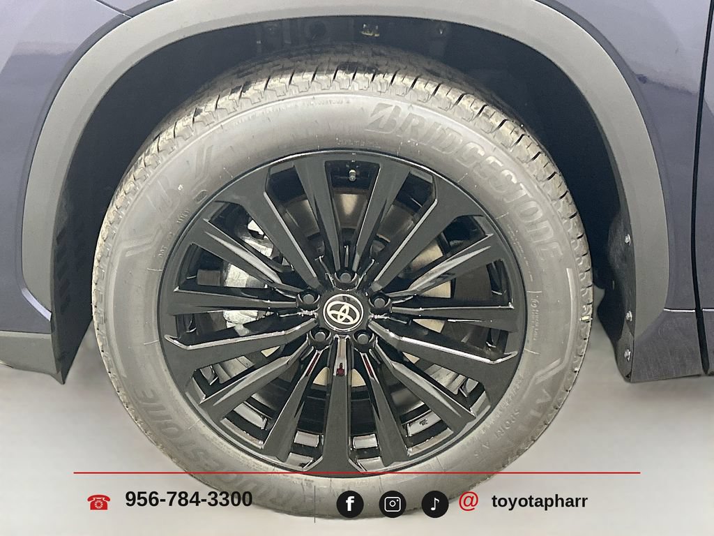 New 2026 Toyota Highlander XSE AWD/4WD image 8