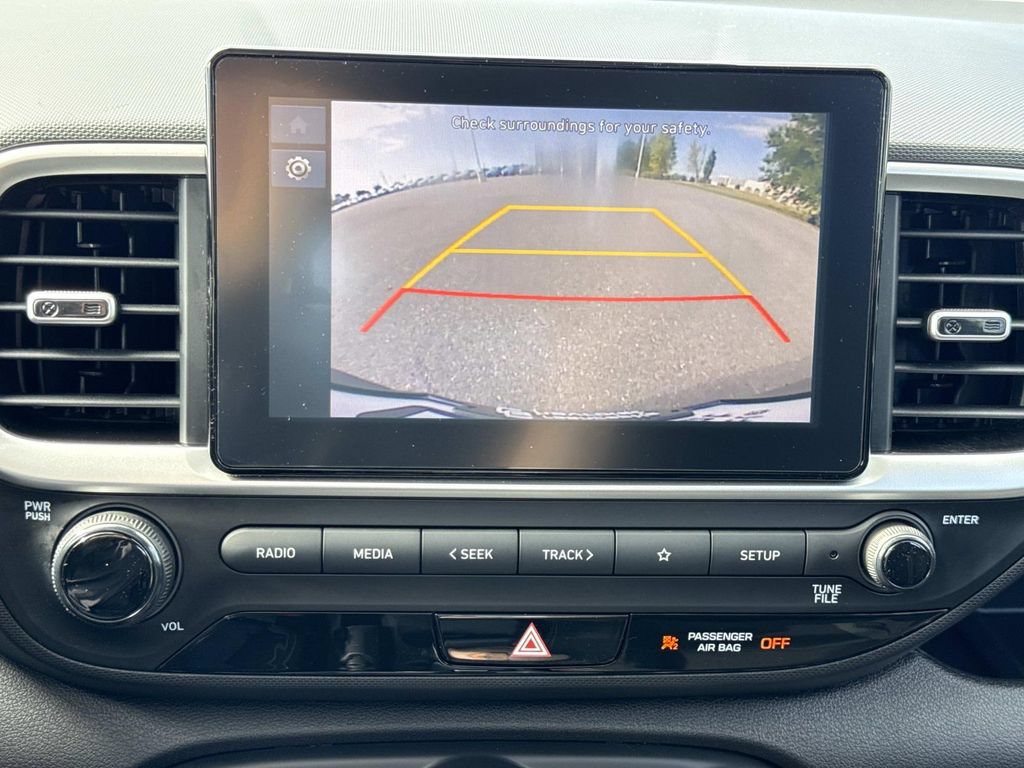 Used 2023 Hyundai Venue SEL w/ Cargo Package FWD image 6