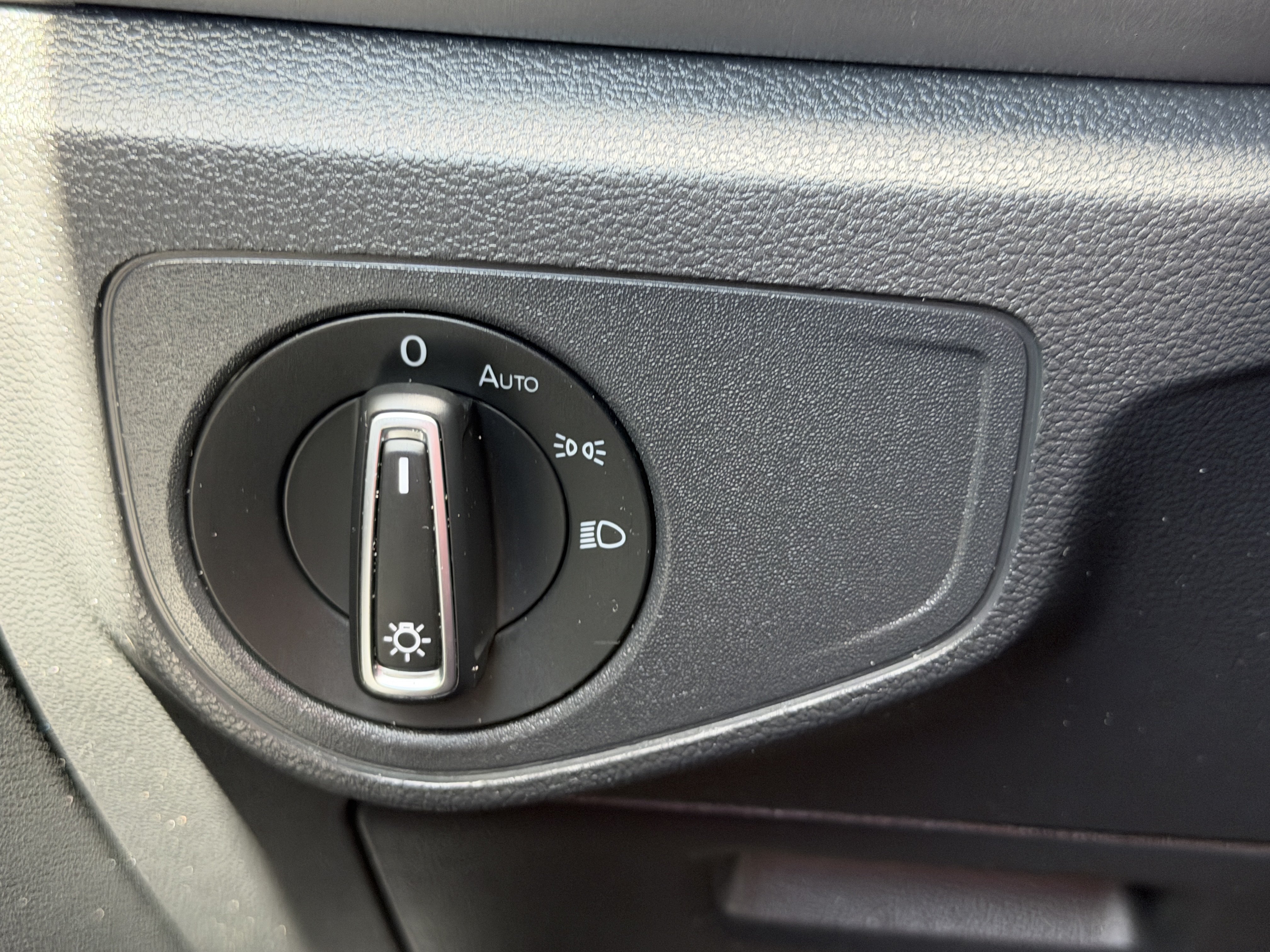 Used 2020 Volkswagen Atlas S FWD image 24