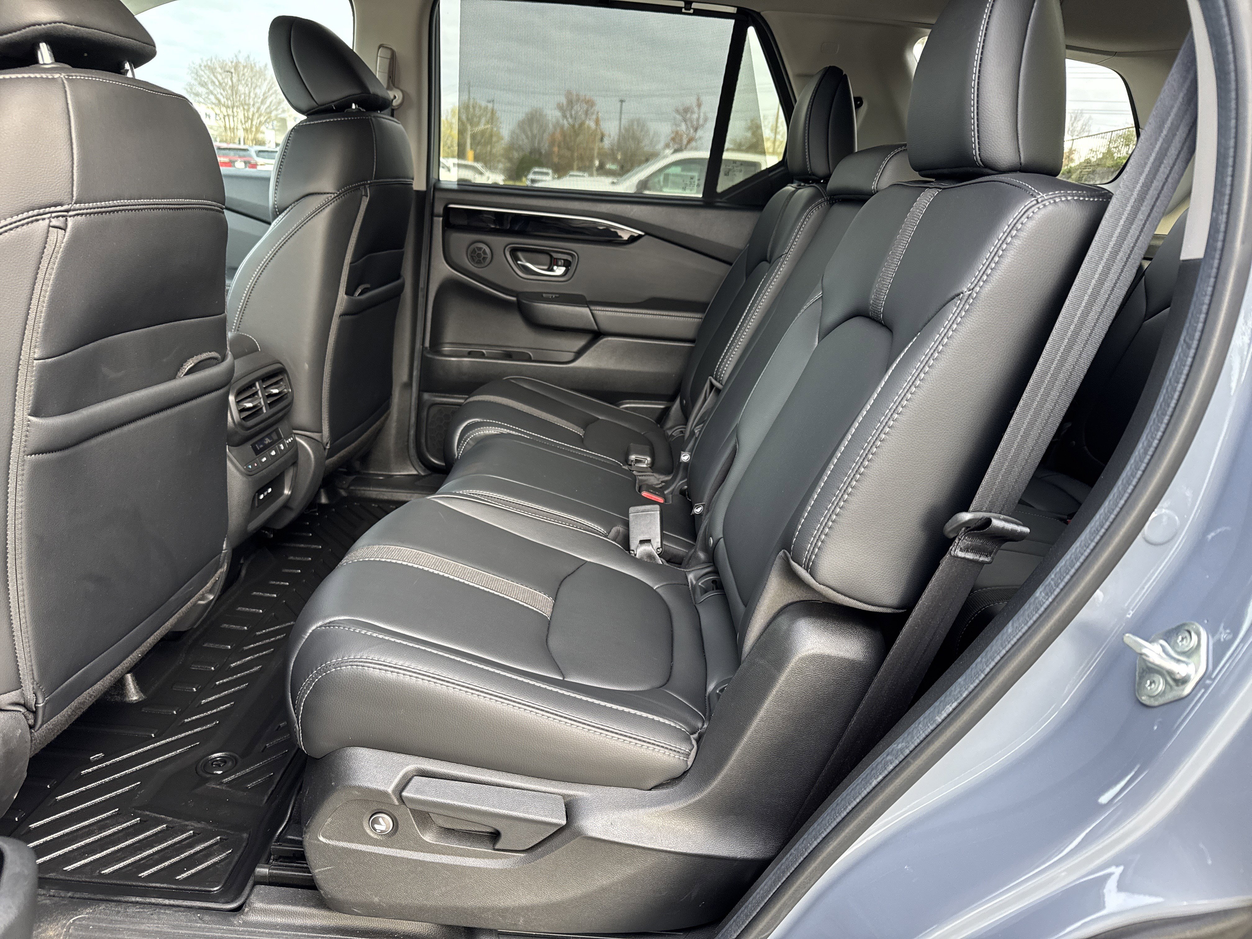 Used 2025 Honda Pilot Touring image 30