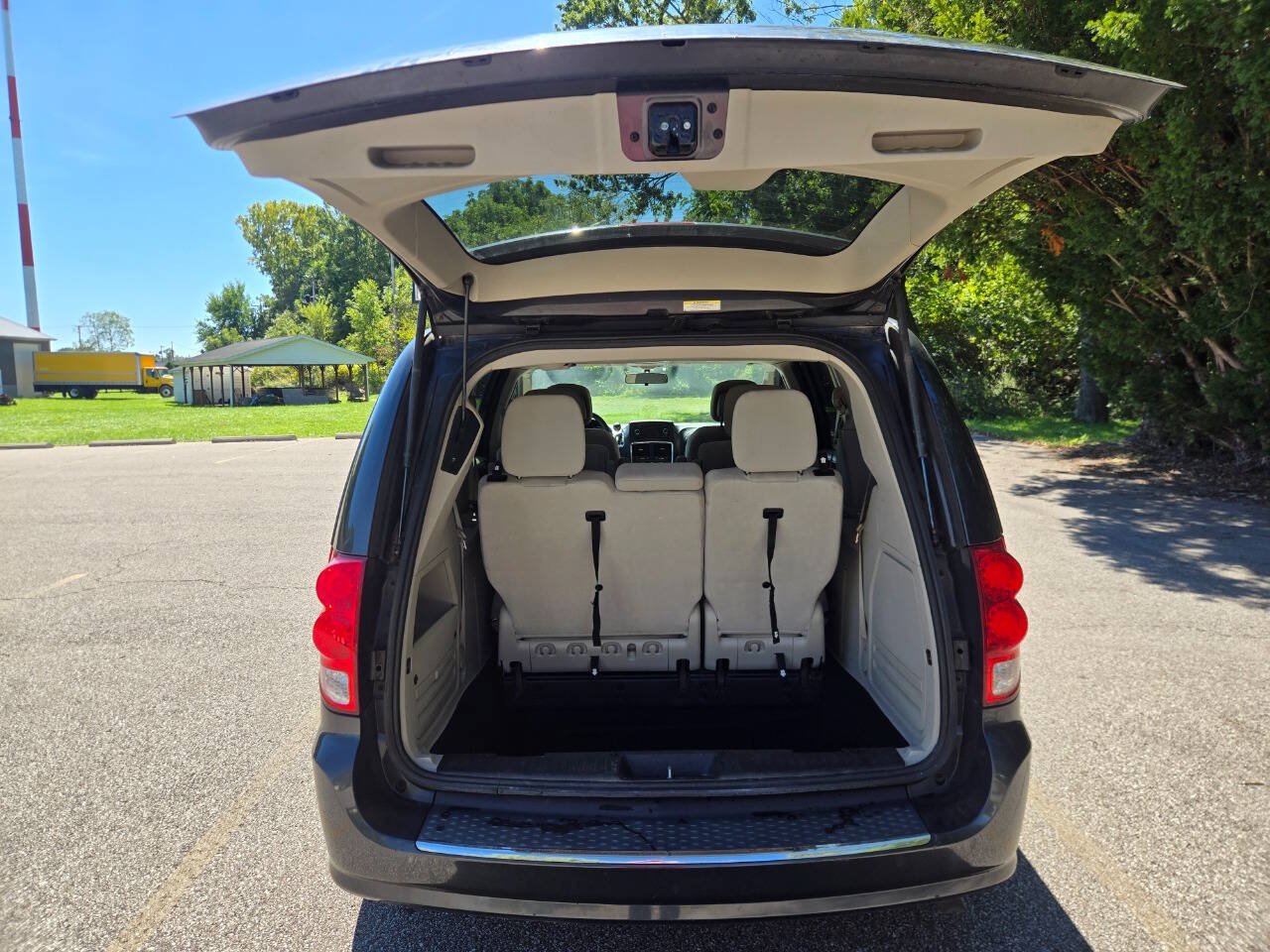 Used 2011 Dodge Grand Caravan Mainstreet w/ PWR Convenience Group FWD image 34