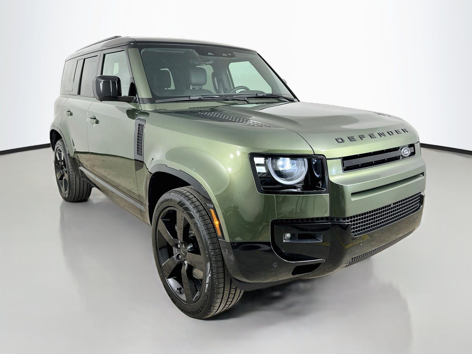 New 2026 Land Rover Defender 110 X-Dynamic SE AWD/4WD image 3