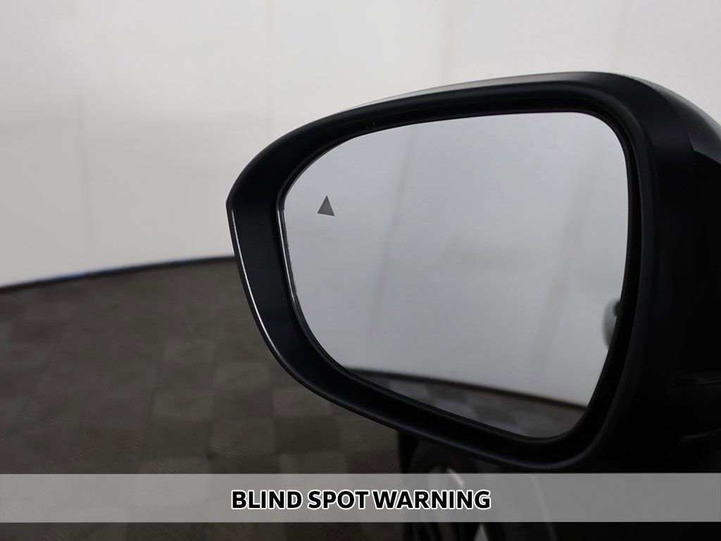 New 2025 Mitsubishi Outlander SE image 8