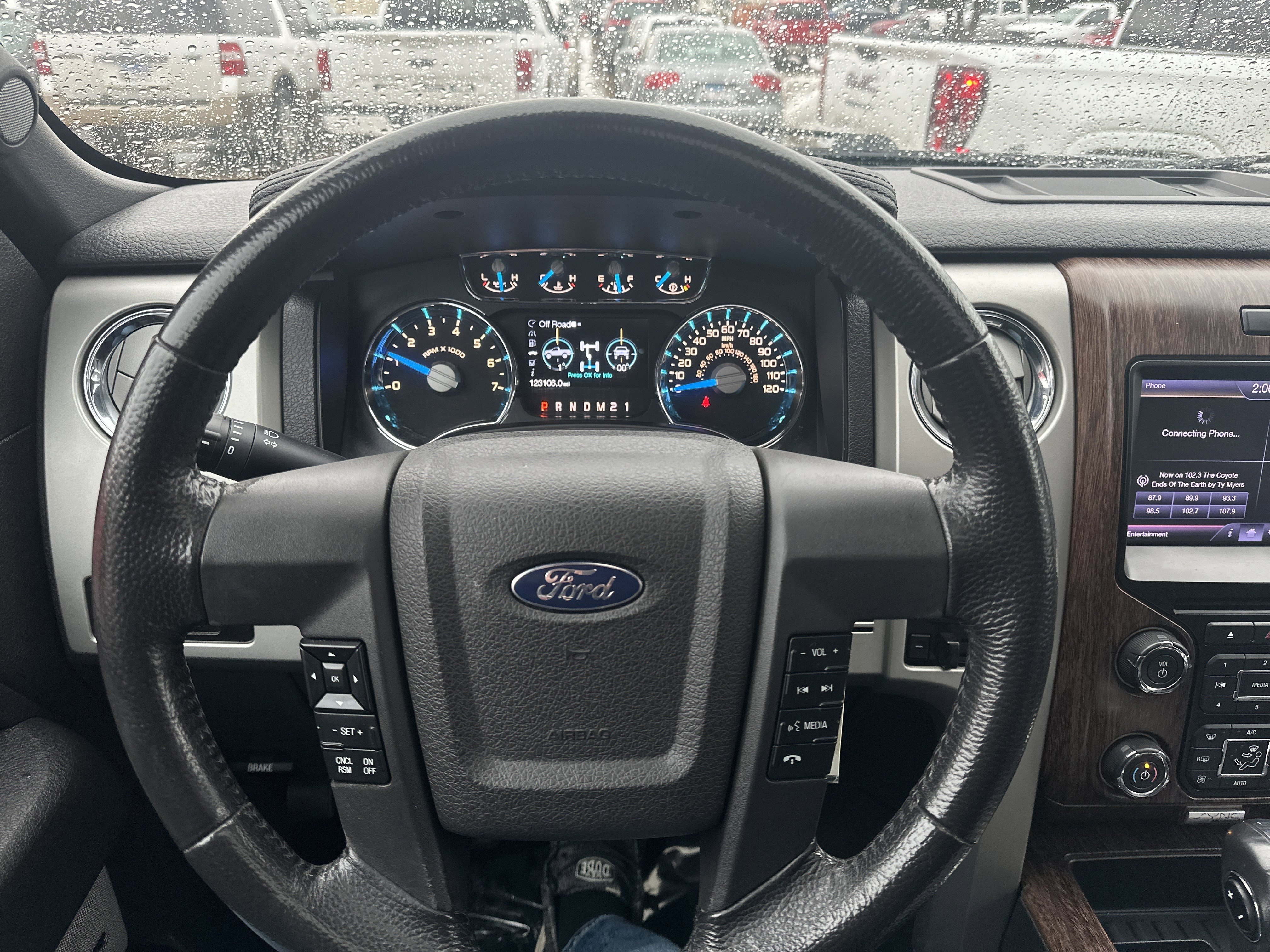 Used 2013 Ford F150 Lariat w/ Luxury Equipment Group image 9