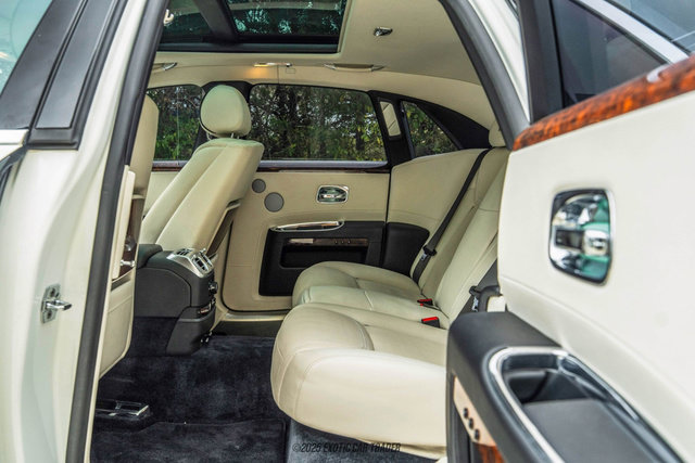 Used 2015 Rolls-Royce Ghost image 75