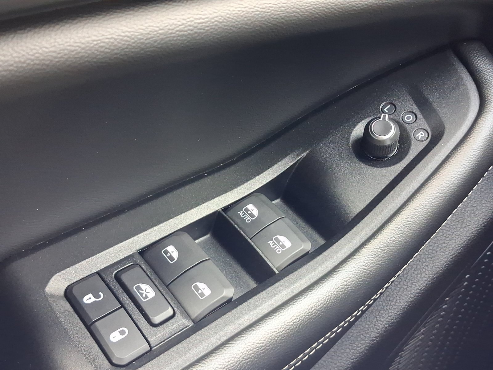 Used 2023 Jeep Grand Cherokee Altitude AWD/4WD image 13