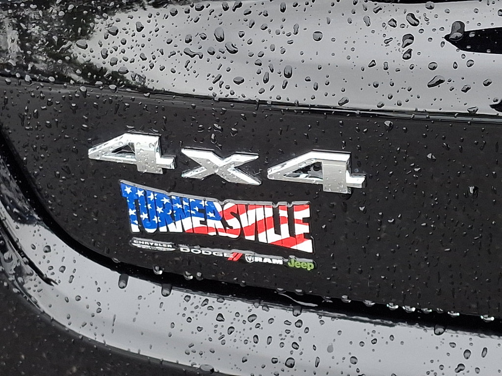 Used 2025 Jeep Compass Limited image 16