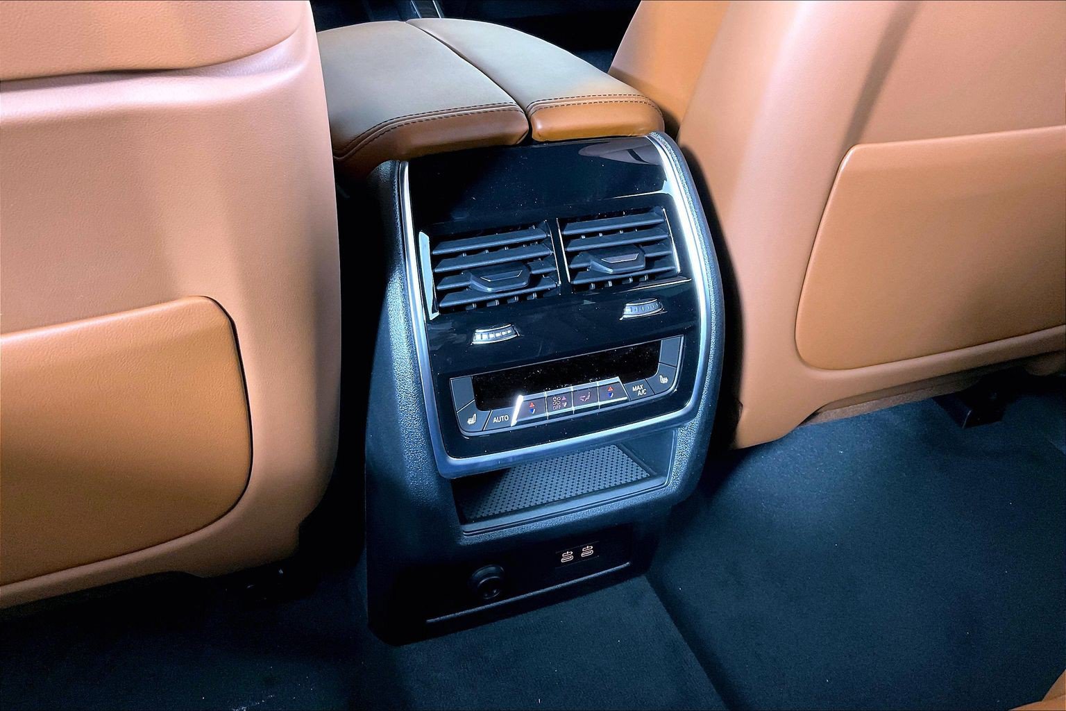 New 2027 BMW X7 M60i AWD/4WD image 16