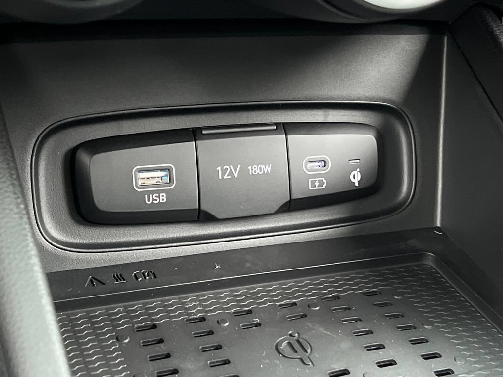 New 2025 Hyundai Venue Limited FWD image 25