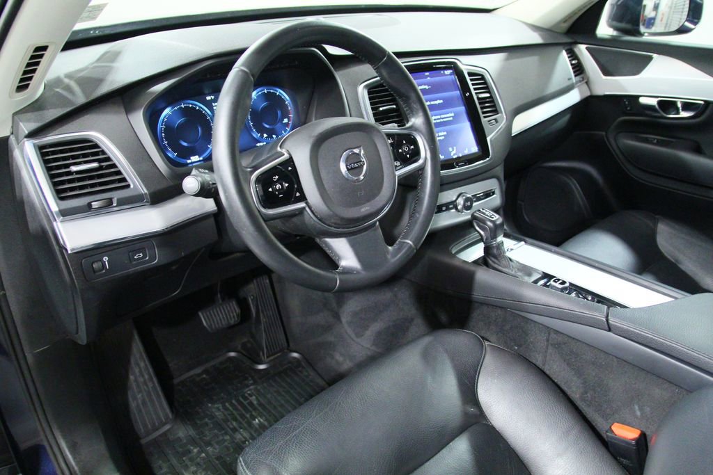 Used 2016 Volvo XC90 T6 Momentum image 5