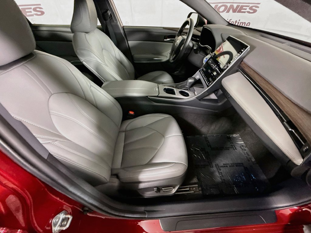 Certified 2021 Toyota Avalon XLE w/ Moonroof Package FWD image 30