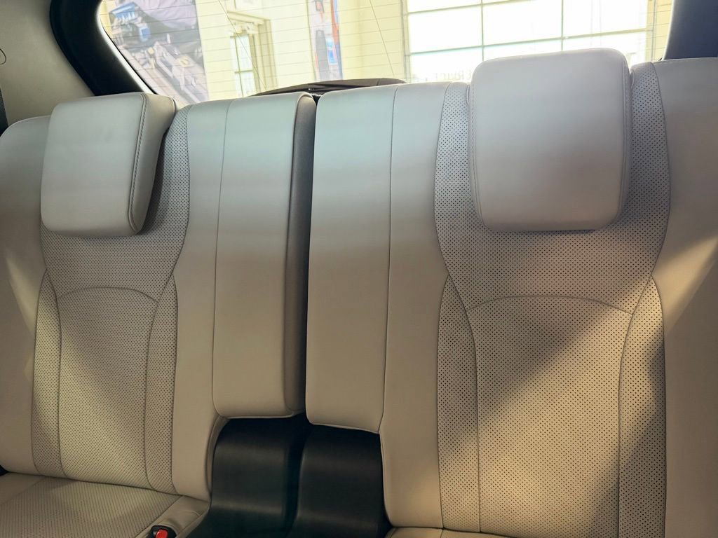 Used 2022 Lexus RX 350L Premium w/ Premium Package image 36